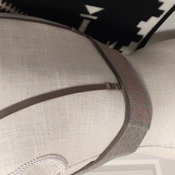 💐 EUC Gymshark Brand Ladie's Spandex Adjustable Back Workout Bra, Grey, Small - Picture 6 of 9